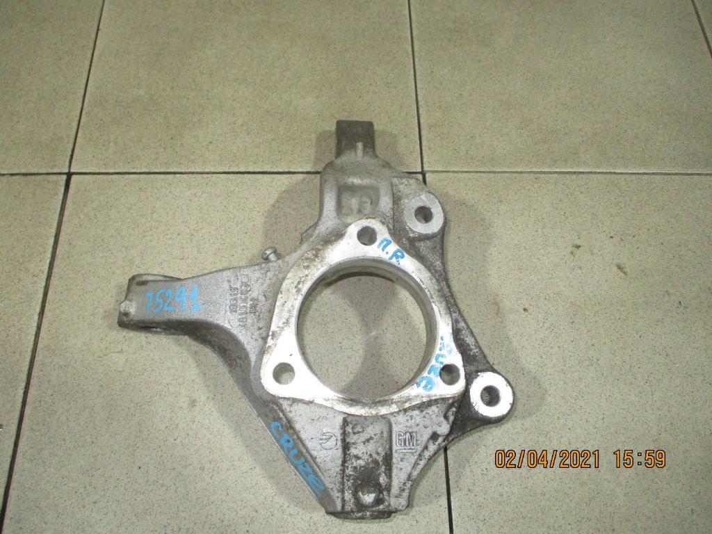 Кулак поворотный передний правый, 2000 рублей, Пермь