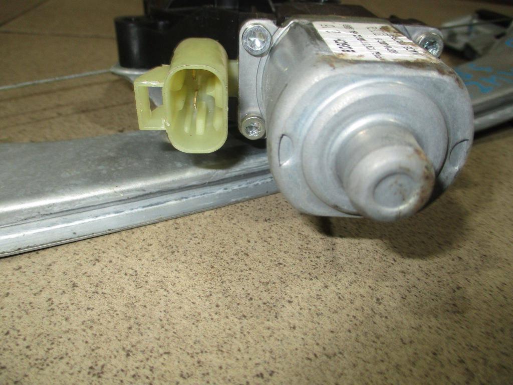 Стеклоподъемник задний правый, 1000 рублей, Пермь