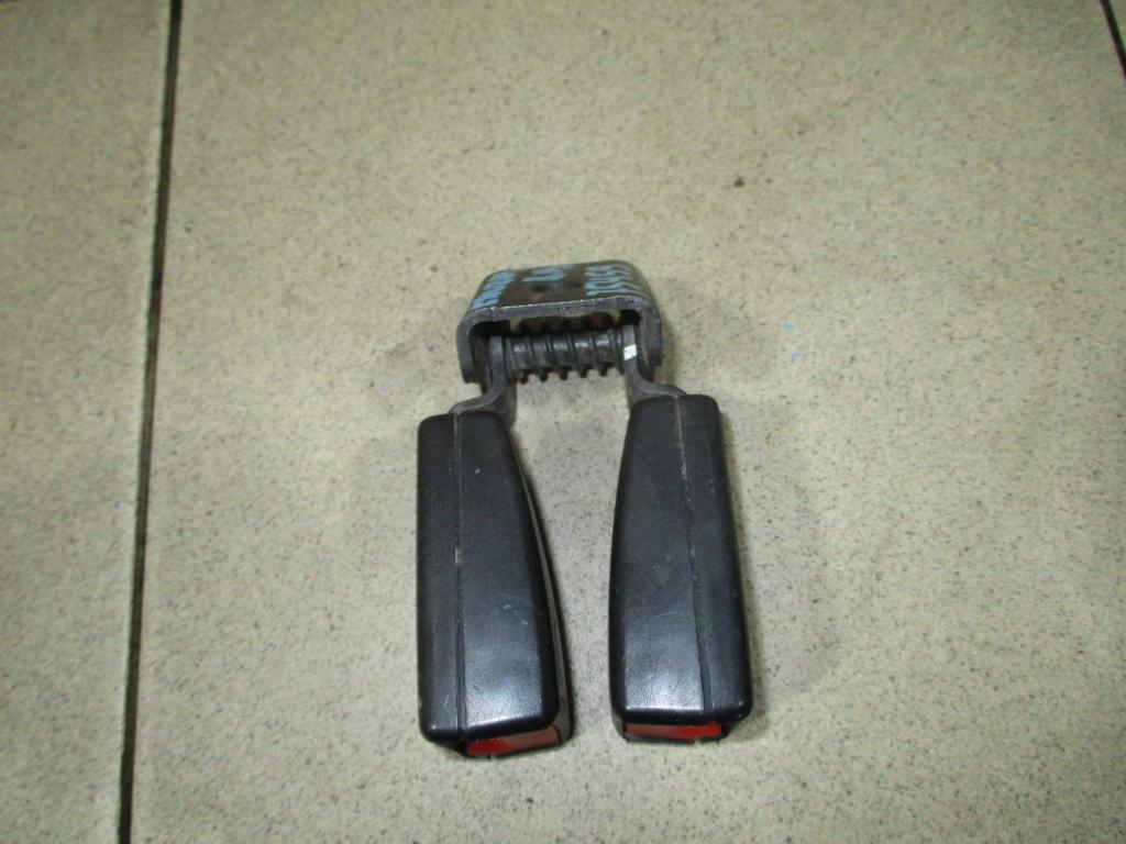 Ответная часть ремня безопасности, 500 рублей, Пермь