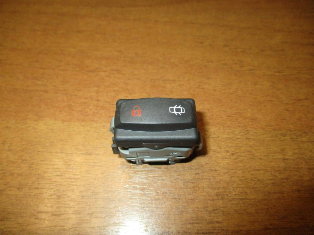 Кнопка центрального замка, 500 рублей, Пермь