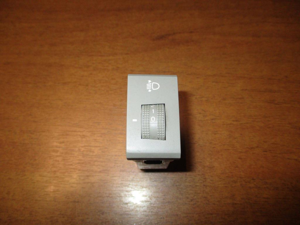 Кнопка корректора фар, 500 рублей, Пермь