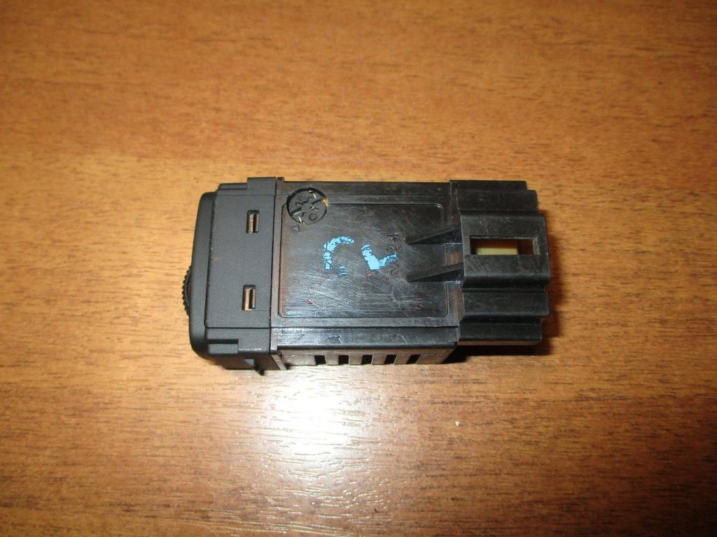 Кнопка освещения панели приборов, 500 рублей, Пермь