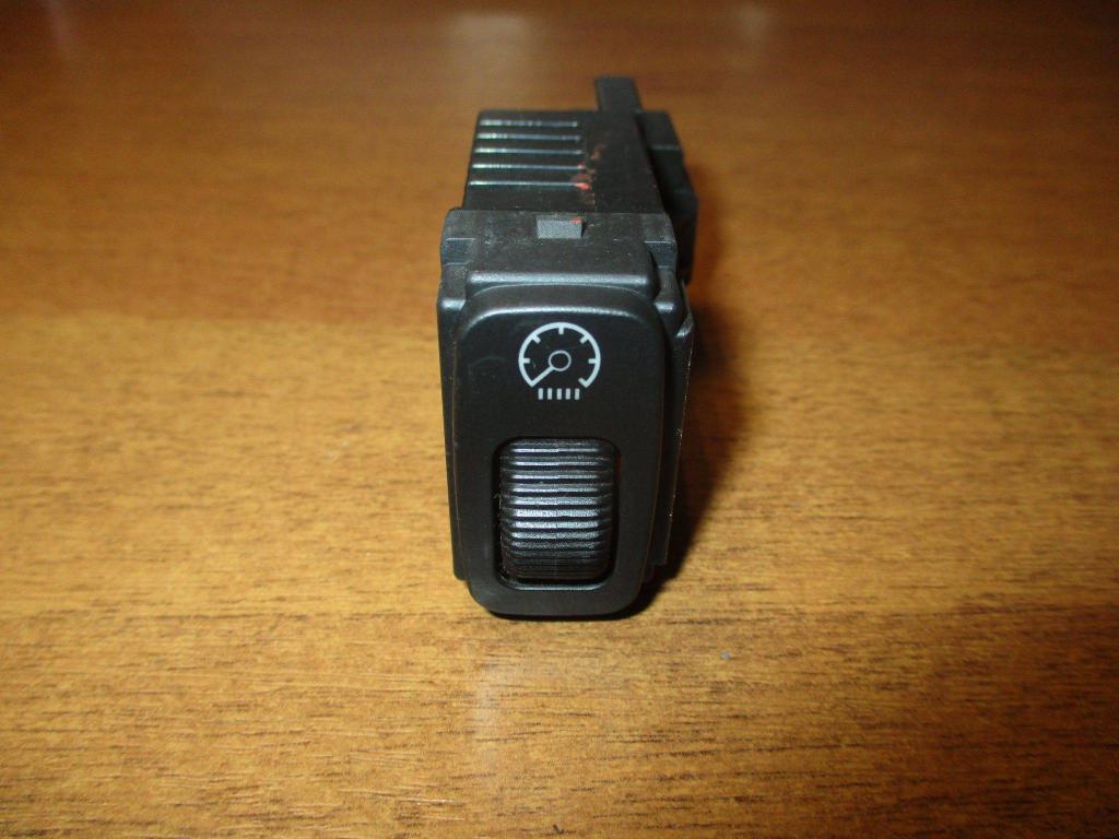 Кнопка освещения панели приборов, 500 рублей, Пермь