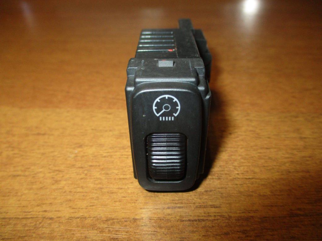 Кнопка освещения панели приборов, 500 рублей, Пермь