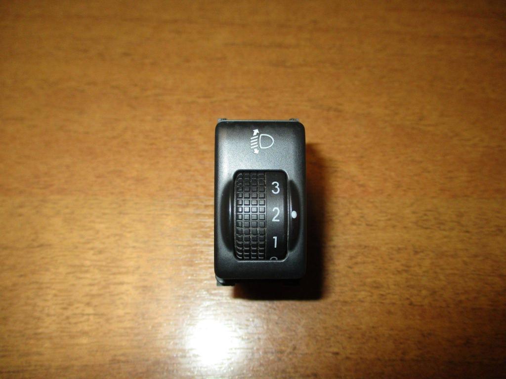 Кнопка корректора фар, 500 рублей, Пермь