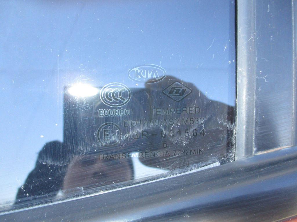 Стекло двери задней левой, 1000 рублей, Пермь