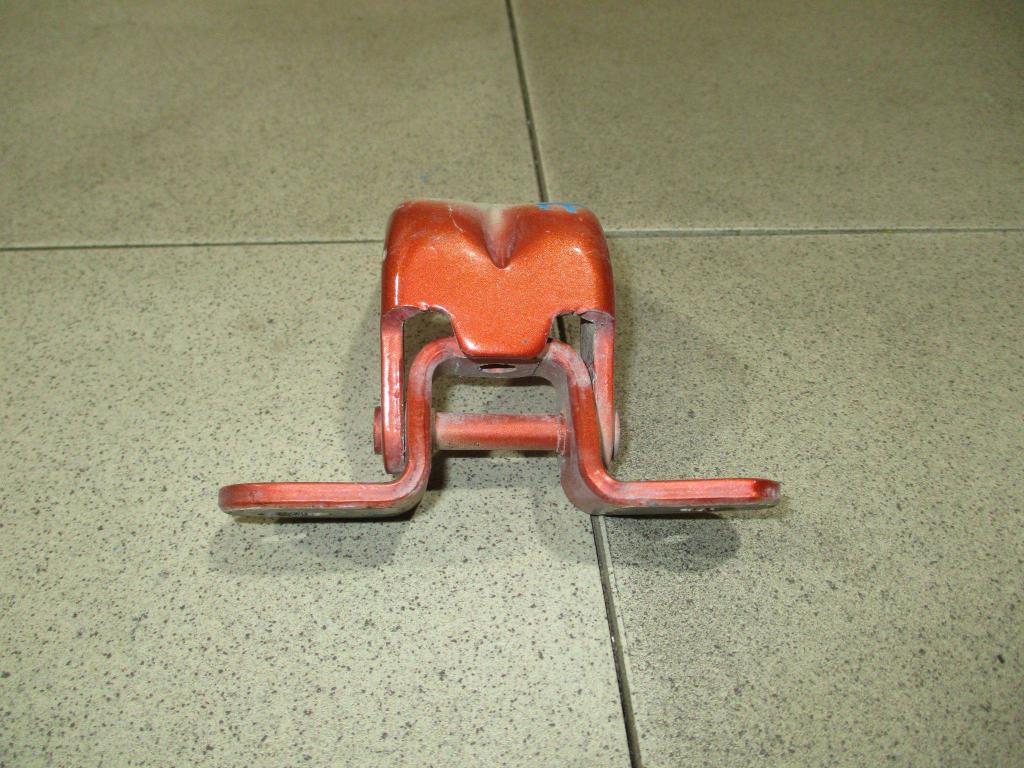 Петля двери задней левой нижняя, 500 рублей, Пермь