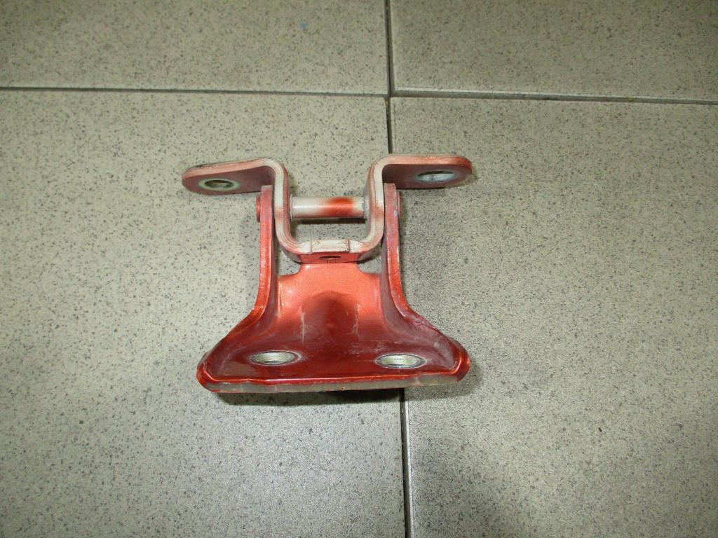 Петля двери задней левой верхняя, 500 рублей, Пермь