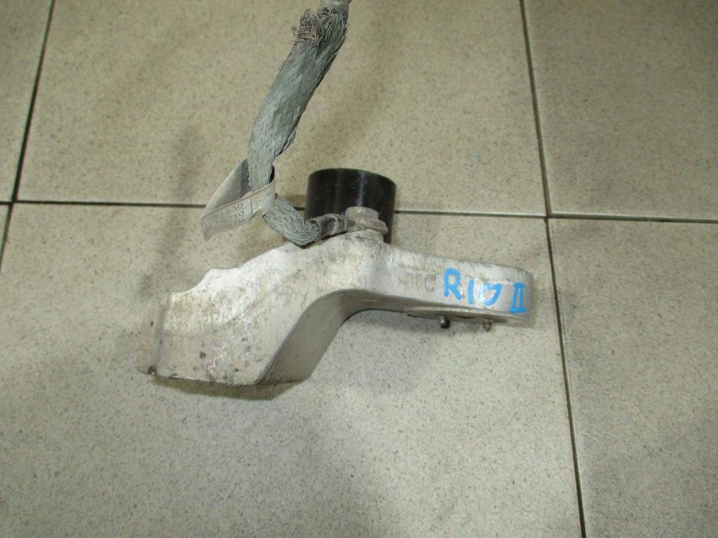 Кронштейн двигателя правый, 500 рублей, Пермь