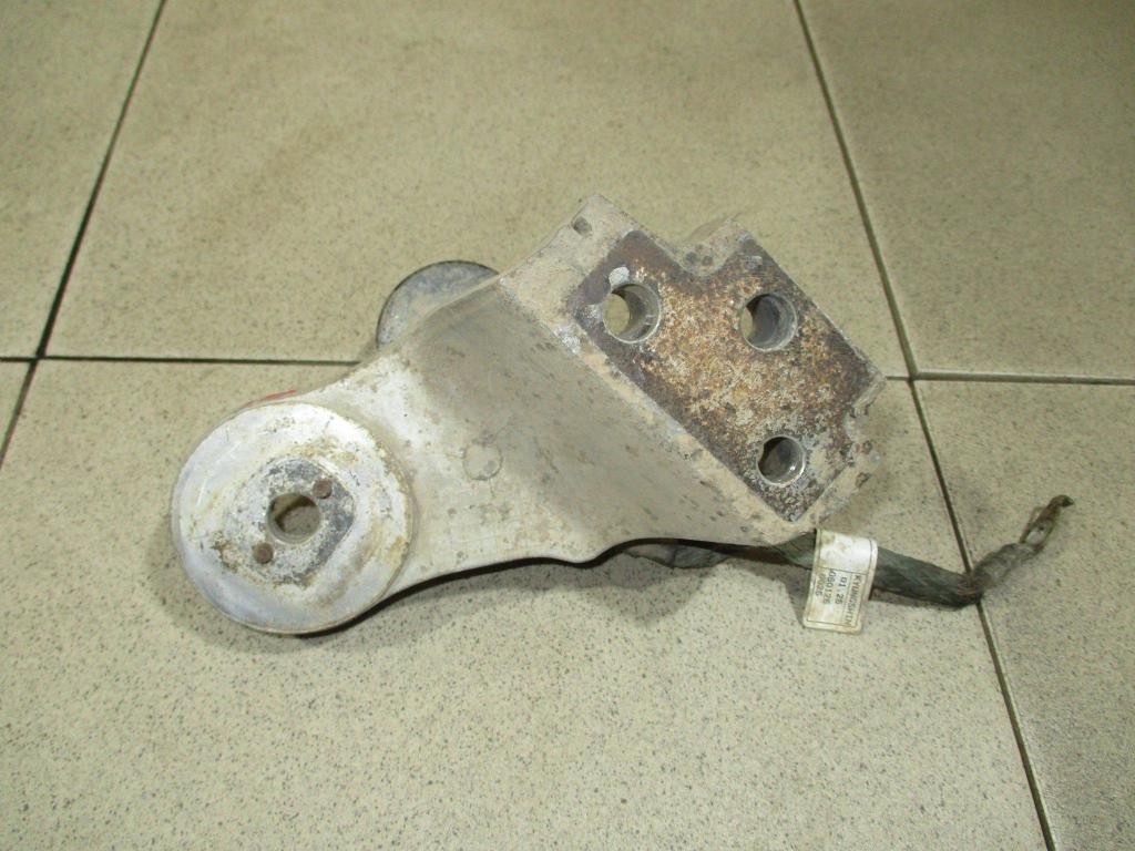 Кронштейн двигателя правый, 500 рублей, Пермь