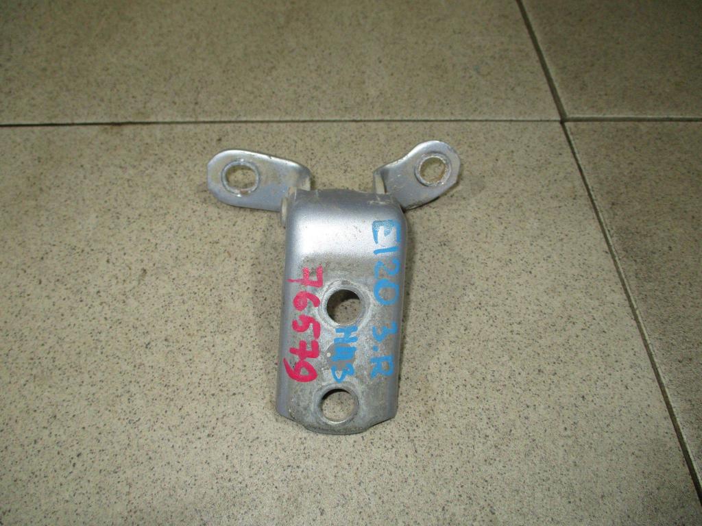 Петля двери задней правой нижняя, 550 рублей, Пермь