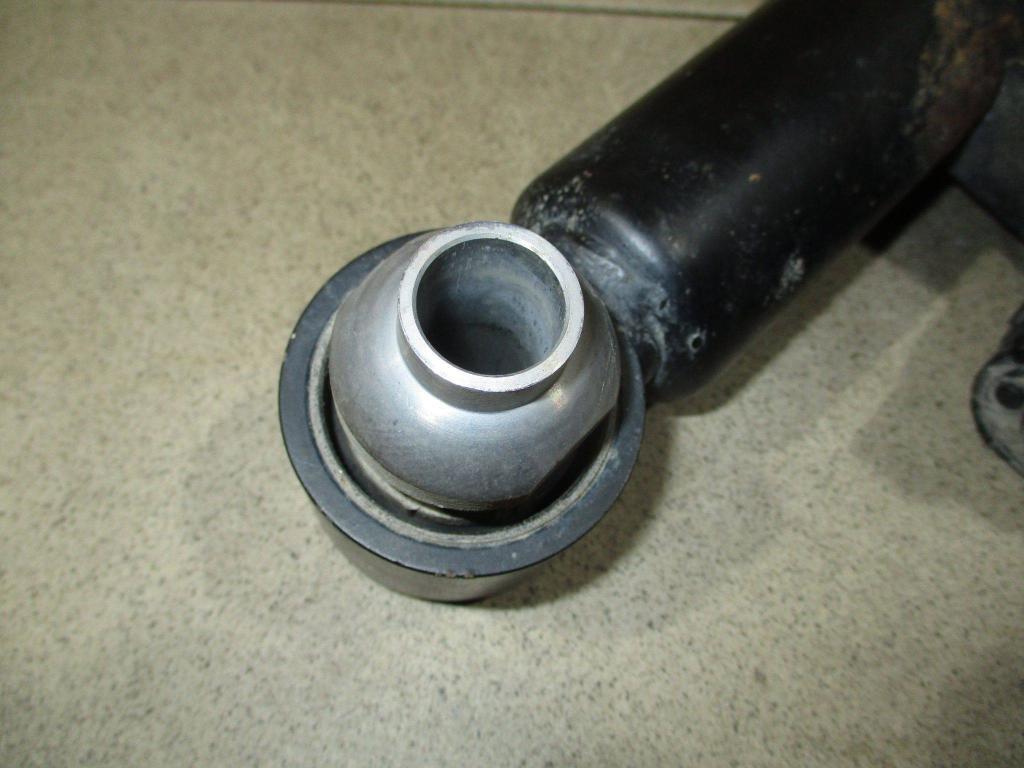 Амортизатор задний левый, 4000 рублей, Пермь