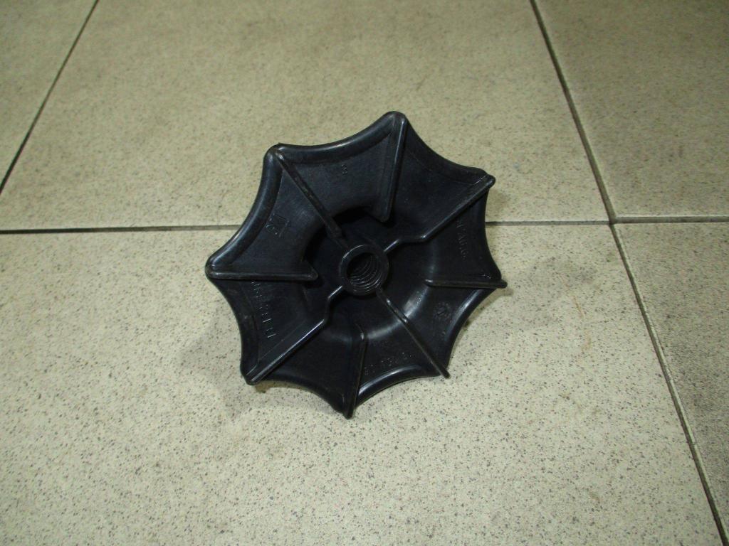 Болт крепления запасного колеса, 500 рублей, Пермь