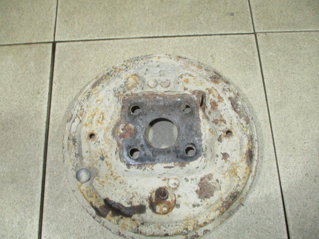 Щит опорный задний правый, 1000 рублей, Пермь