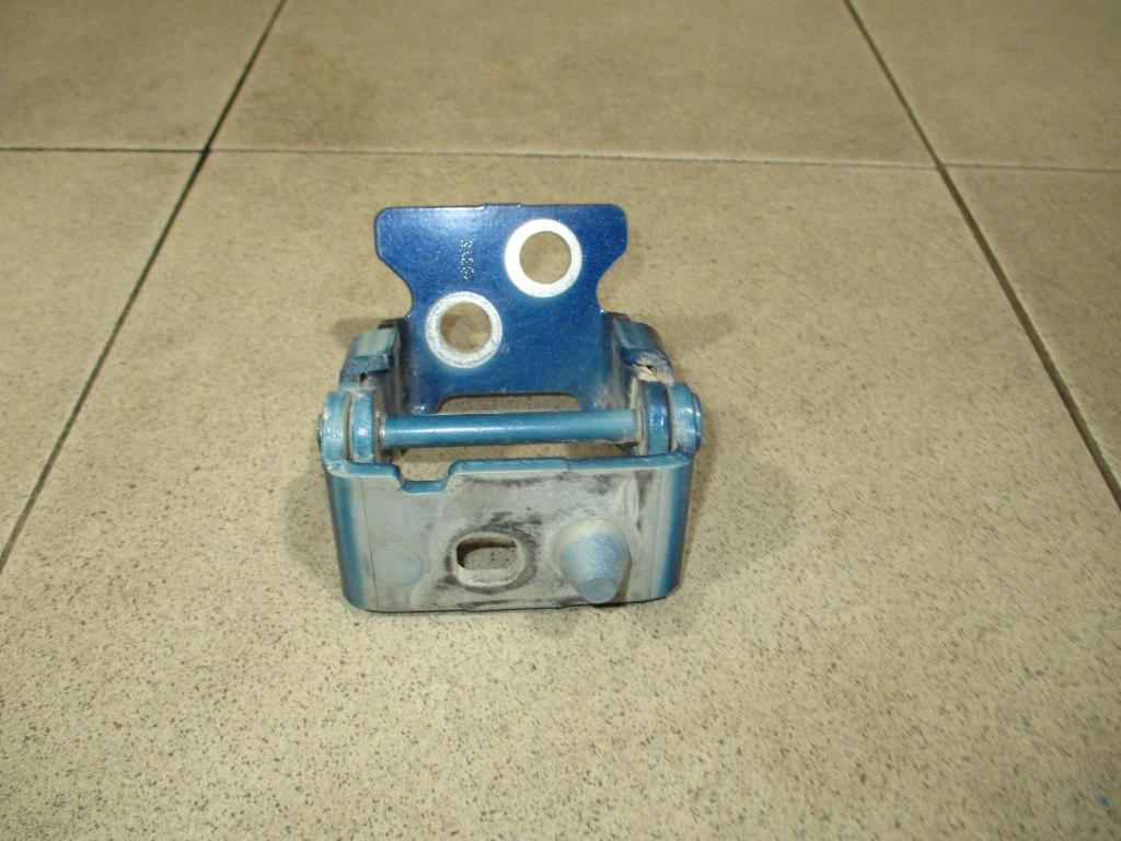 Петля двери задней левой нижняя, 500 рублей, Пермь