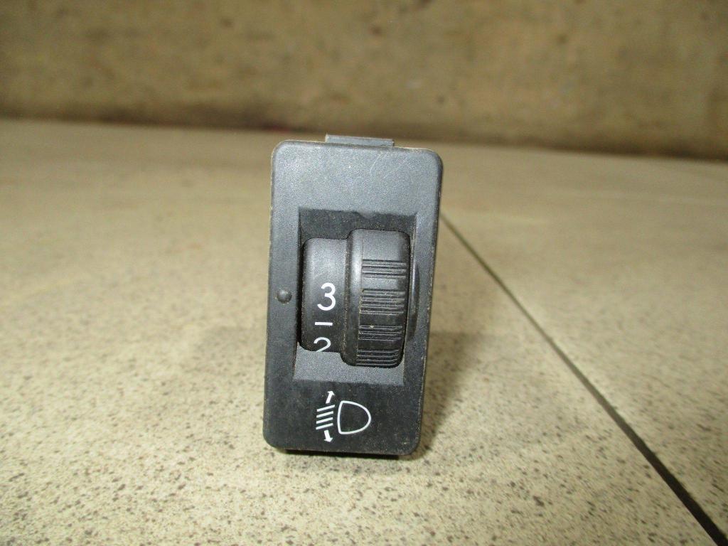 Кнопка корректора фар, 500 рублей, Пермь