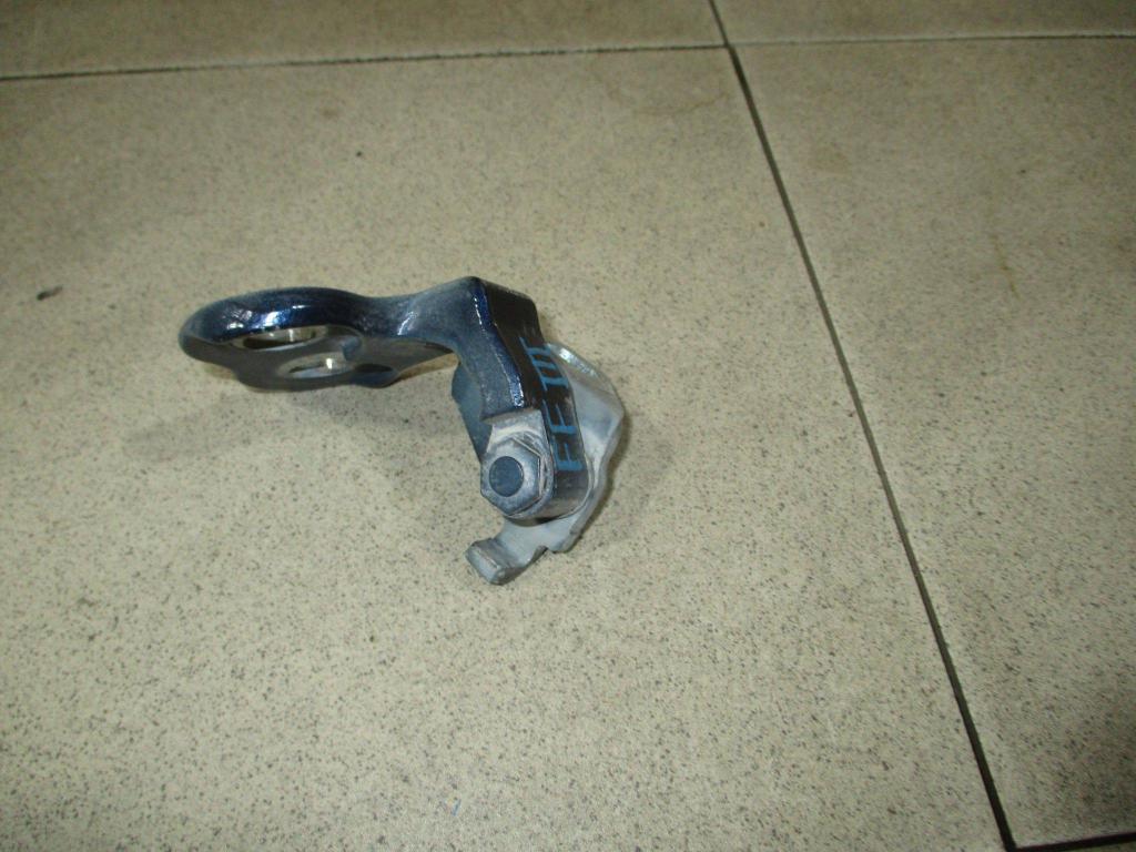 Петля двери передней правой нижняя, 500 рублей, Пермь