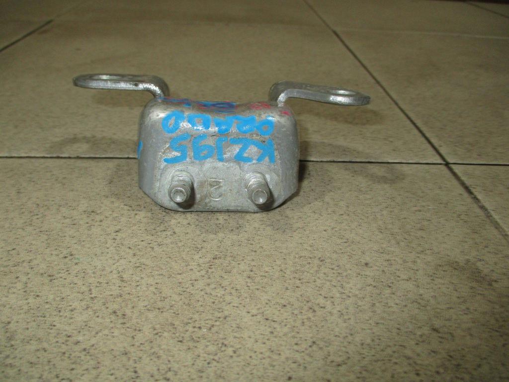 Петля двери задней левой верхняя, 1500 рублей, Пермь