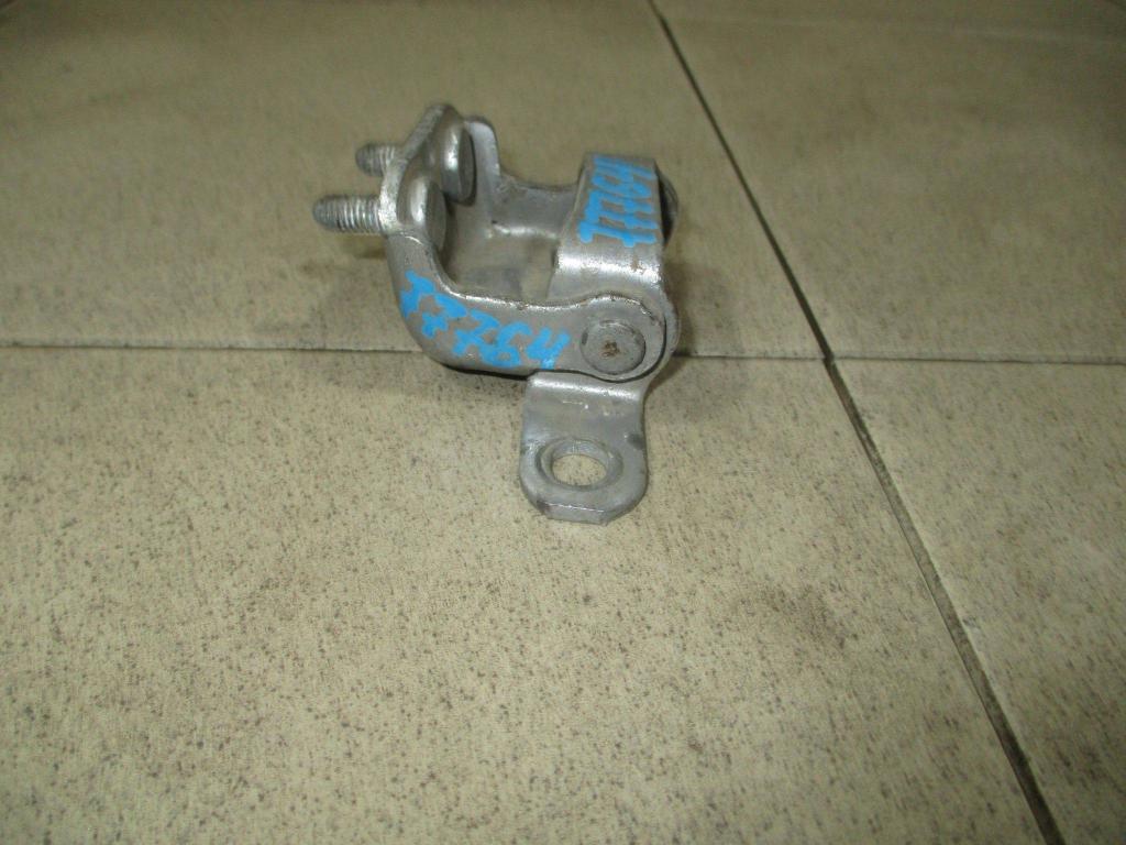 Петля двери задней левой верхняя, 1500 рублей, Пермь