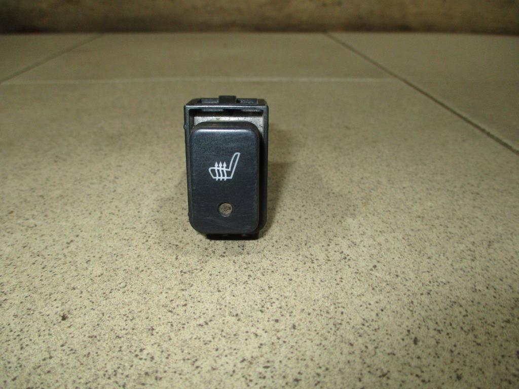 Кнопка обогрева сидений, 500 рублей, Пермь