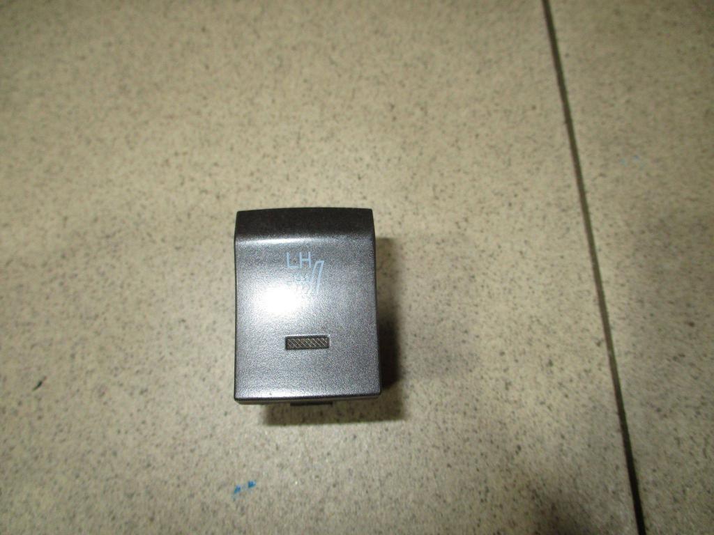 Кнопка обогрева сидений, 500 рублей, Пермь