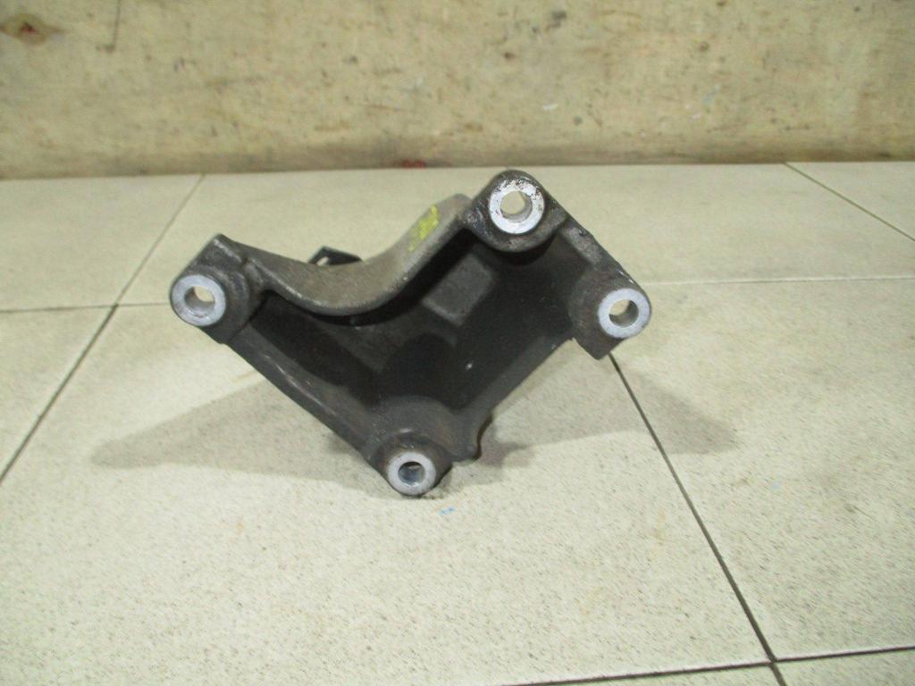 Кронштейн двигателя правый, 500 рублей, Пермь