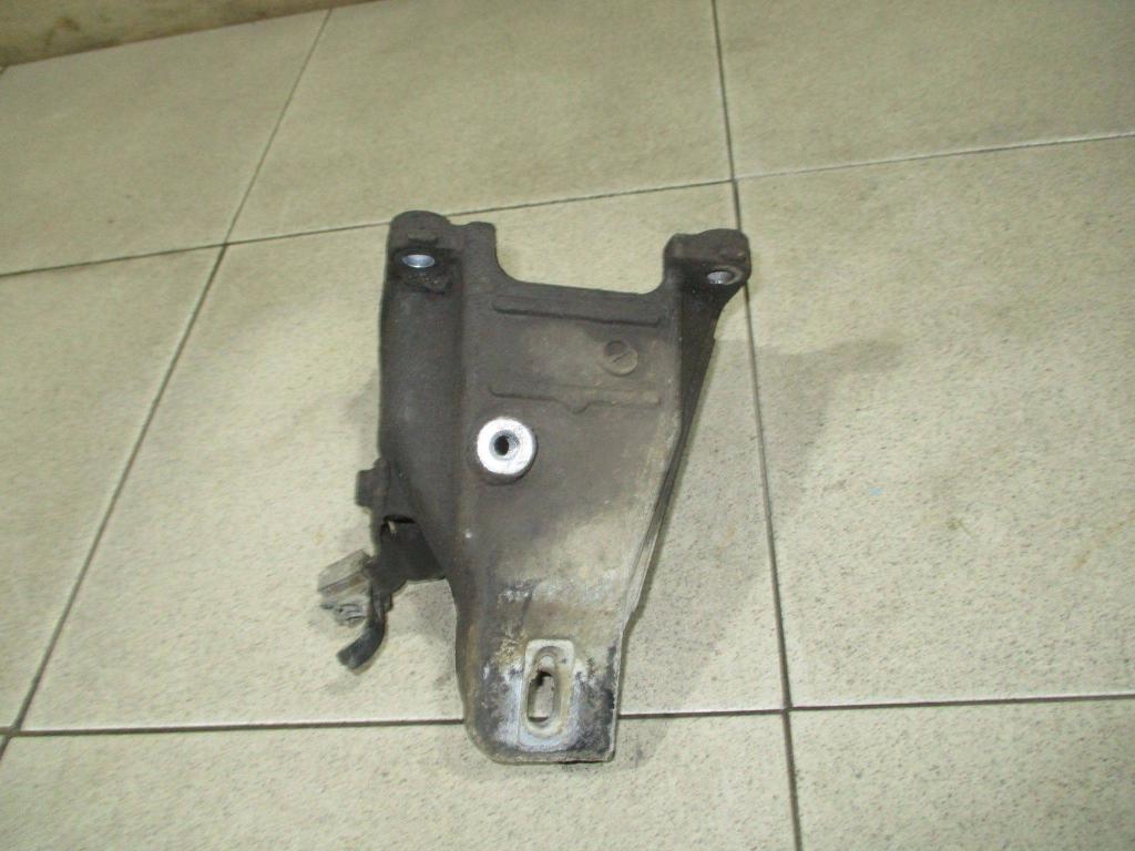 Кронштейн двигателя правый, 500 рублей, Пермь