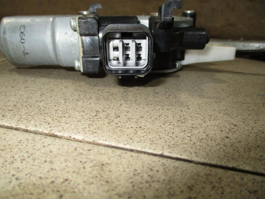 Стеклоподъемник задний правый, 1000 рублей, Пермь