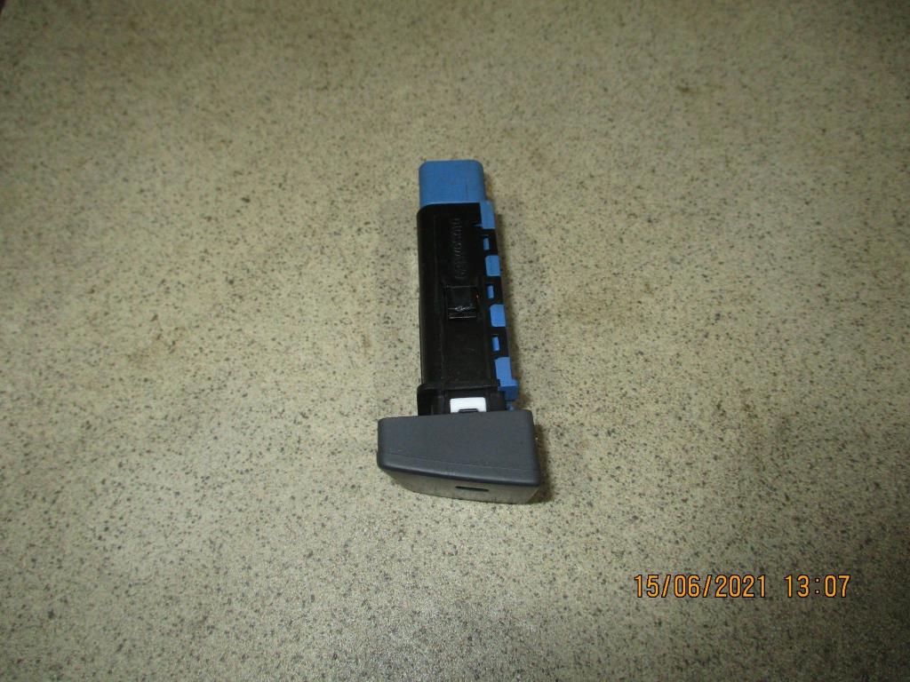 Кнопка обогрева сидений, 500 рублей, Пермь