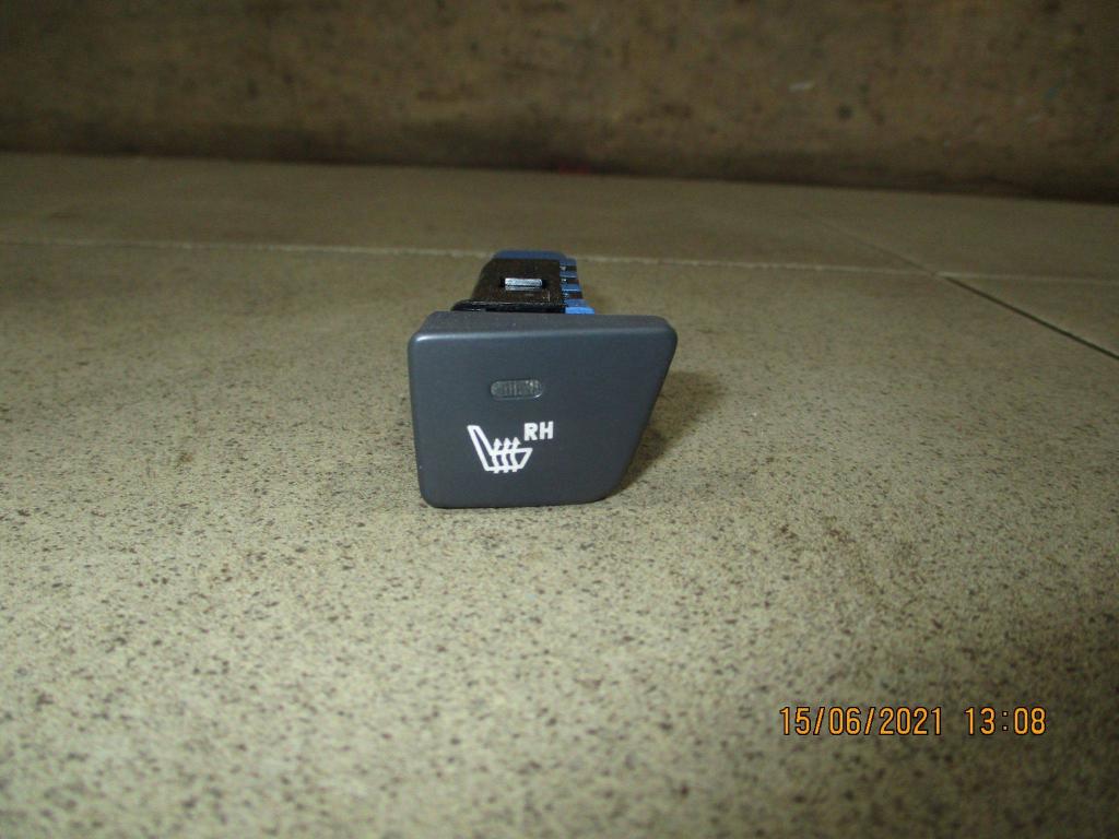 Кнопка обогрева сидений, 500 рублей, Пермь