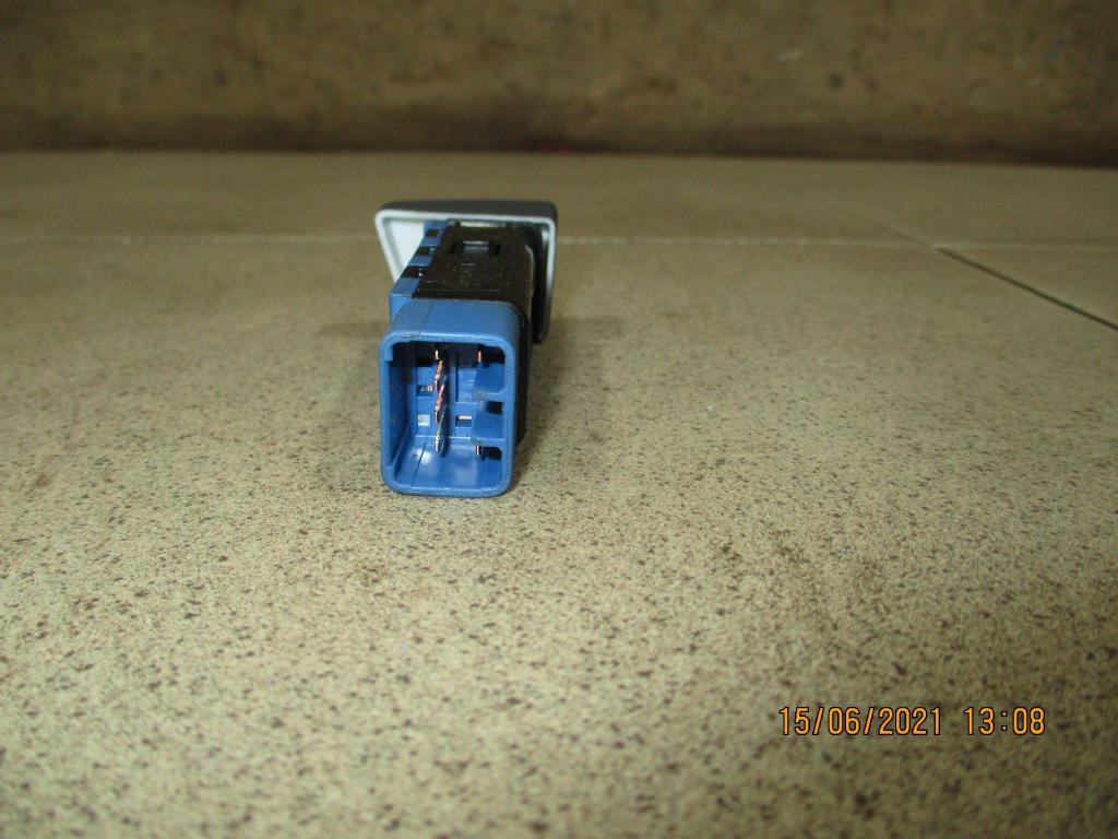 Кнопка обогрева сидений, 500 рублей, Пермь