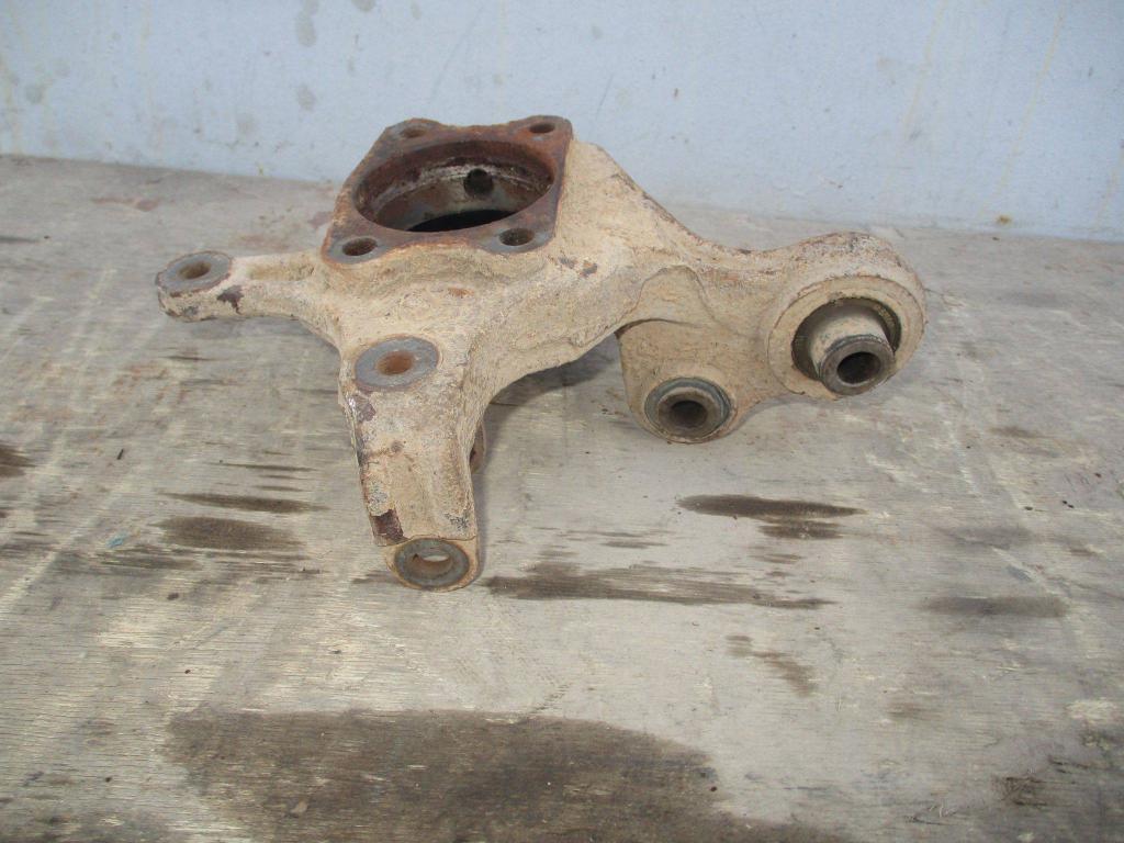 Кулак поворотный задний правый, 1500 рублей, Пермь