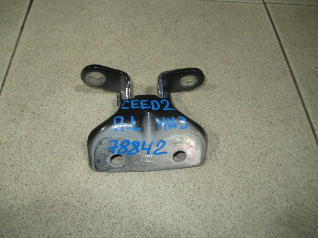 Петля двери передней правой нижняя, 800 рублей, Пермь