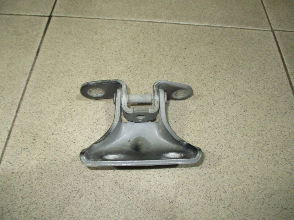 Петля двери передней правой нижняя, 800 рублей, Пермь