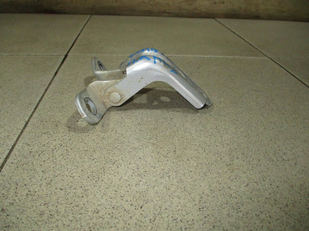 Петля двери передней правой нижняя, 500 рублей, Пермь