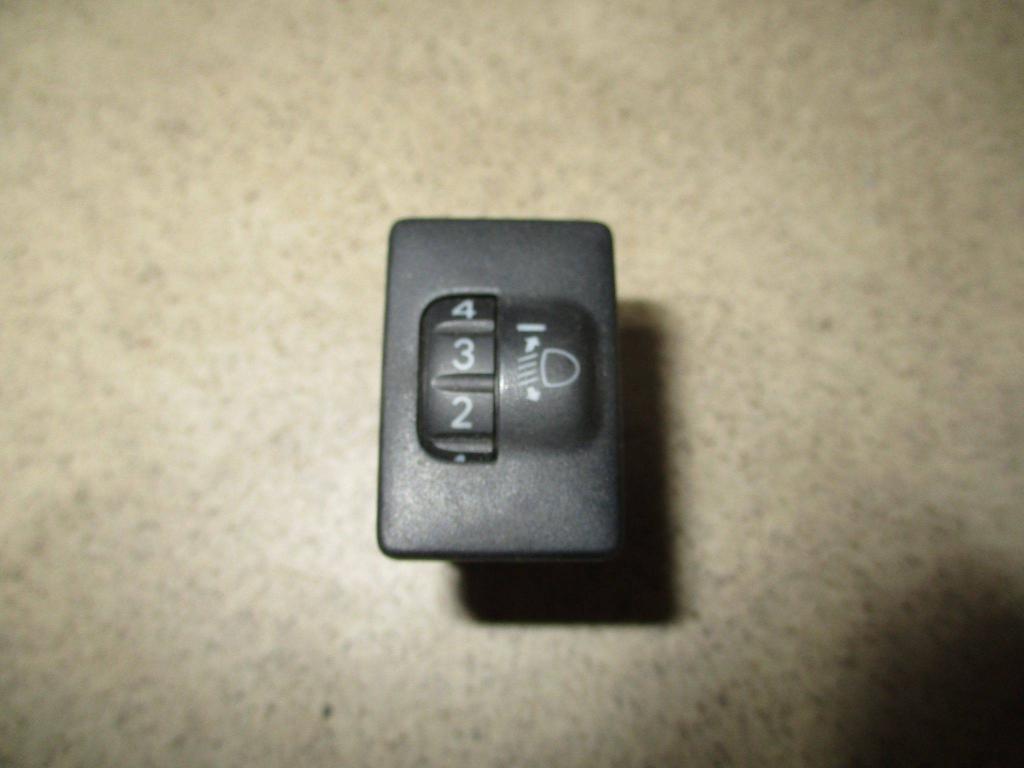 Кнопка корректора фар, 500 рублей, Пермь