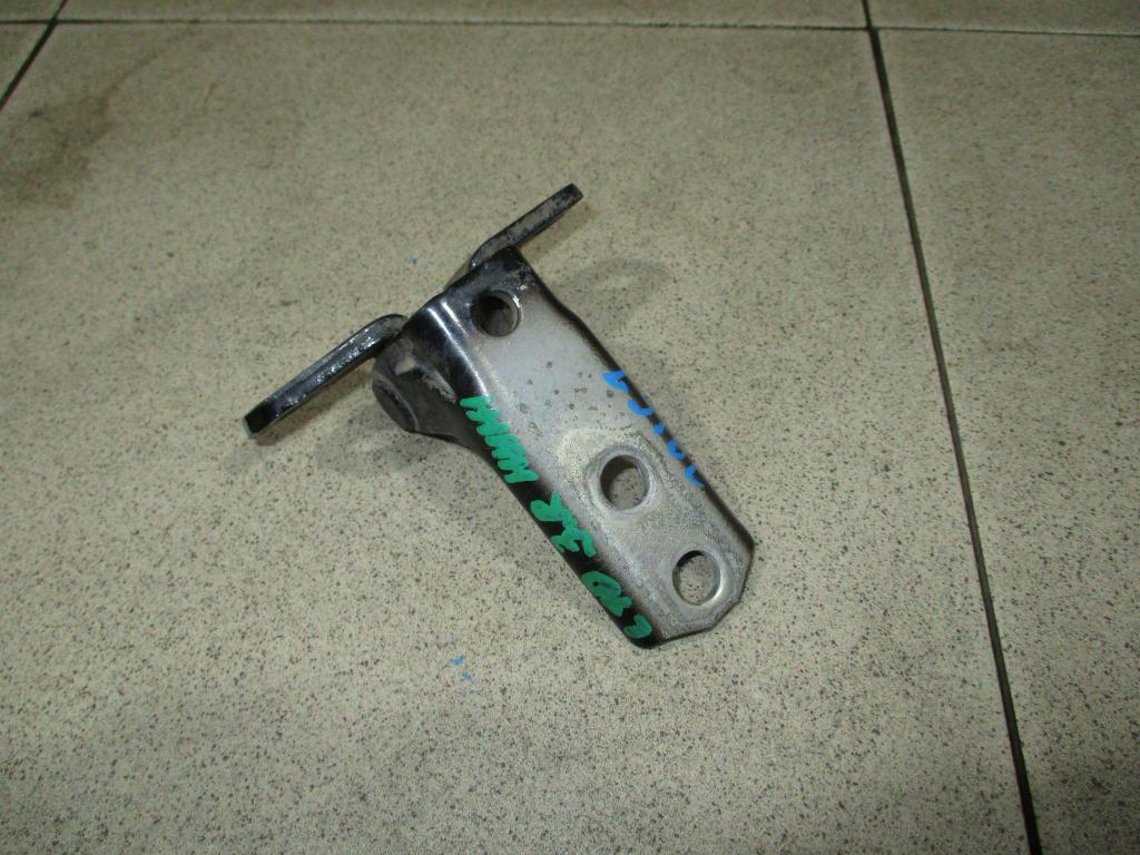 Петля двери задней правой нижняя, 550 рублей, Пермь