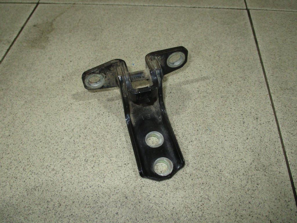 Петля двери задней правой нижняя, 550 рублей, Пермь