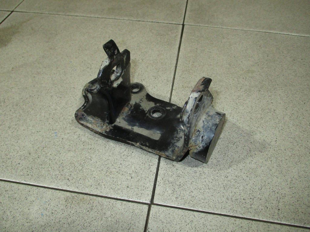 Кронштейн КПП левый, 500 рублей, Пермь