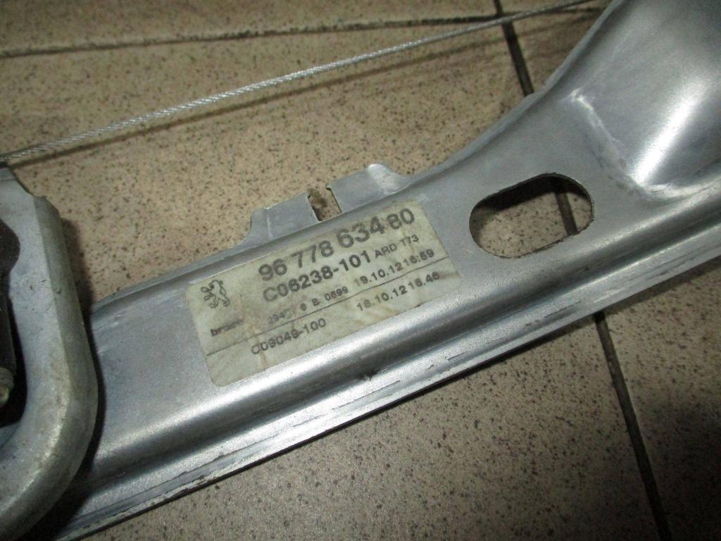 Стеклоподъемник задний правый, 1300 рублей, Пермь