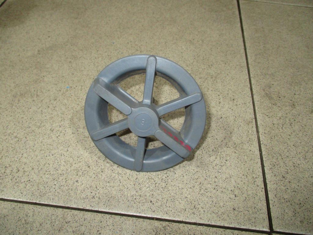 Болт крепления запасного колеса, 500 рублей, Пермь