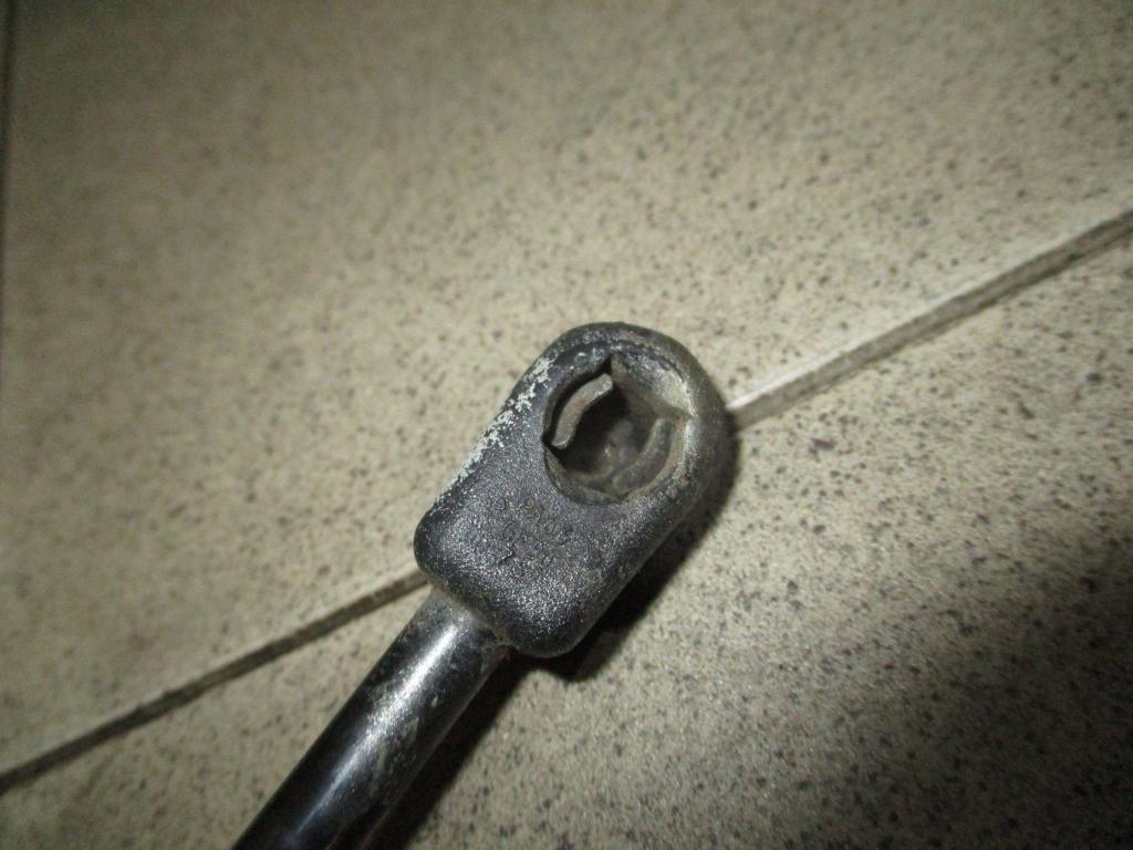 Амортизатор крышки багажника, 500 рублей, Пермь