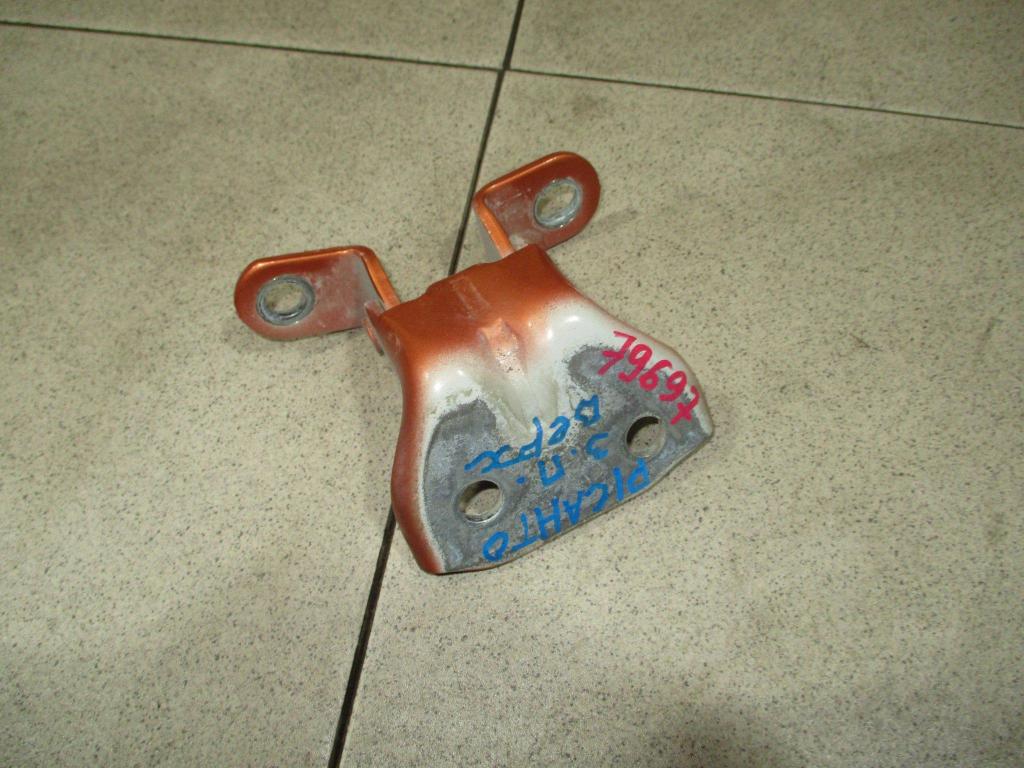 Петля двери задней правой верхняя, 500 рублей, Пермь