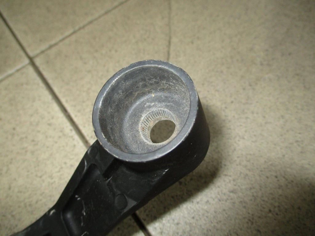 Поводок стеклоочистителя передний правый, 750 рублей, Пермь