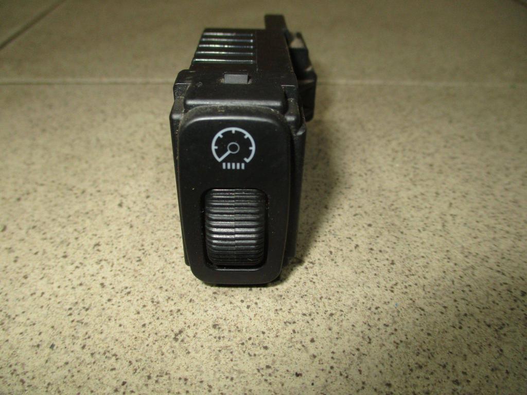 Кнопка освещения панели приборов, 500 рублей, Пермь