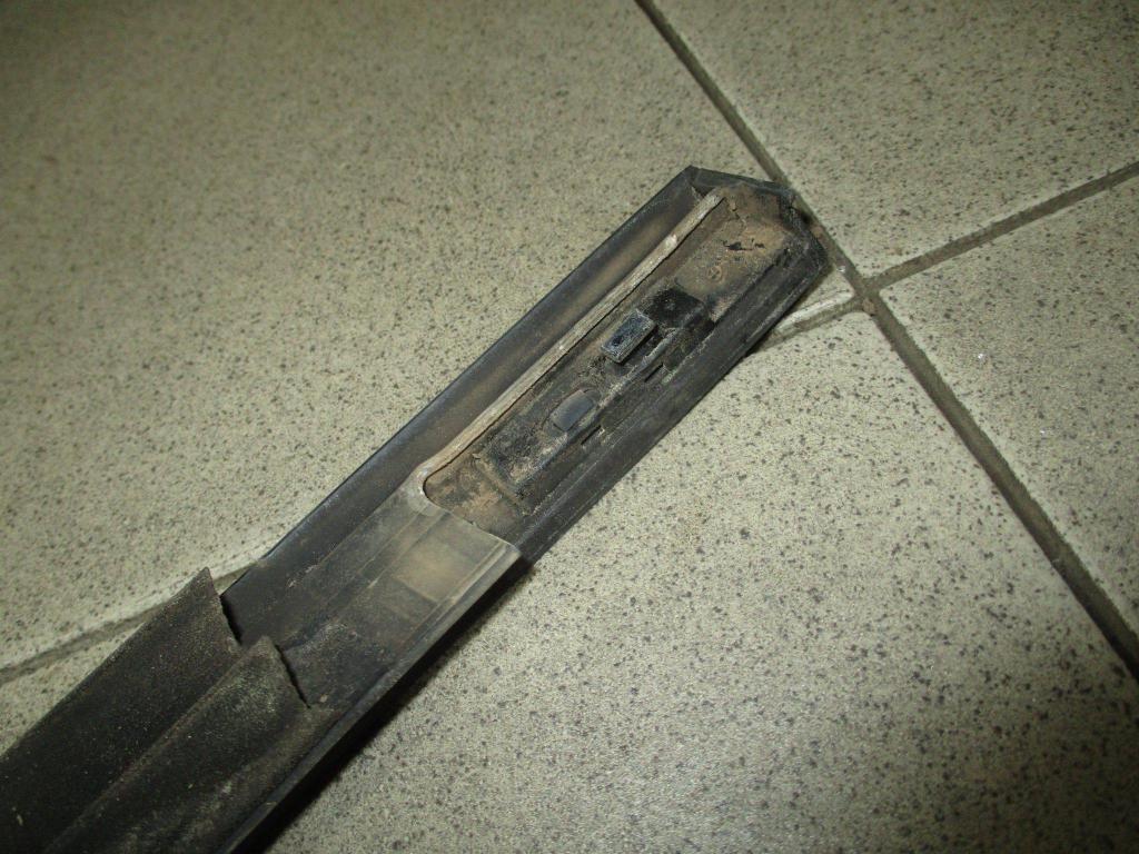 Накладка стекла заднего левого, 1000 рублей, Пермь