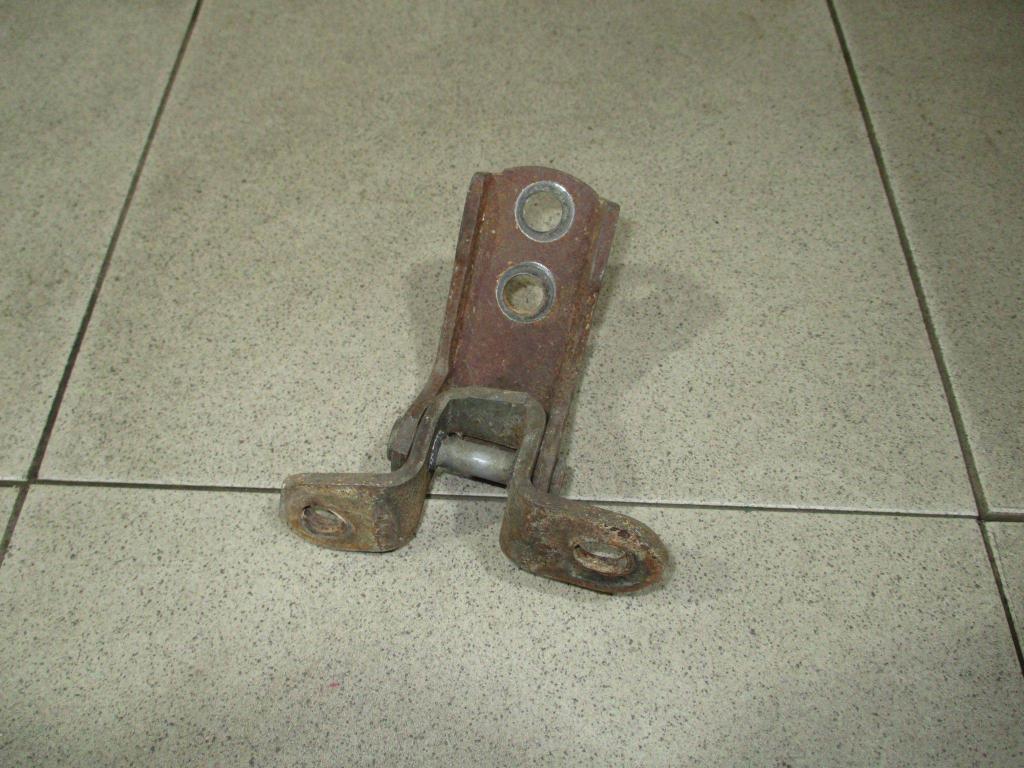 Петля двери передней правой верхняя, 550 рублей, Пермь