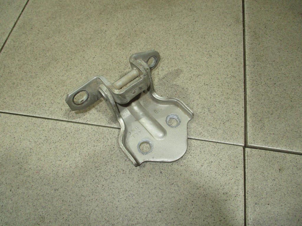 Петля двери задней левой нижняя, 500 рублей, Пермь