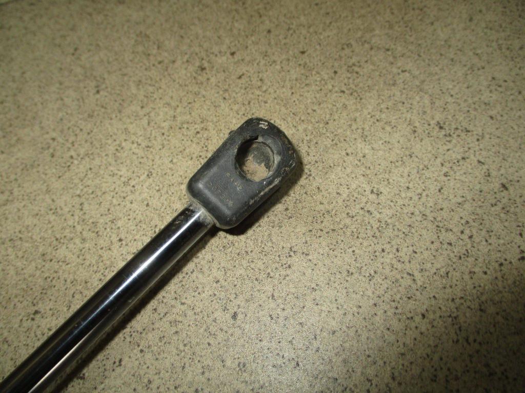 Амортизатор двери багажника, 500 рублей, Пермь