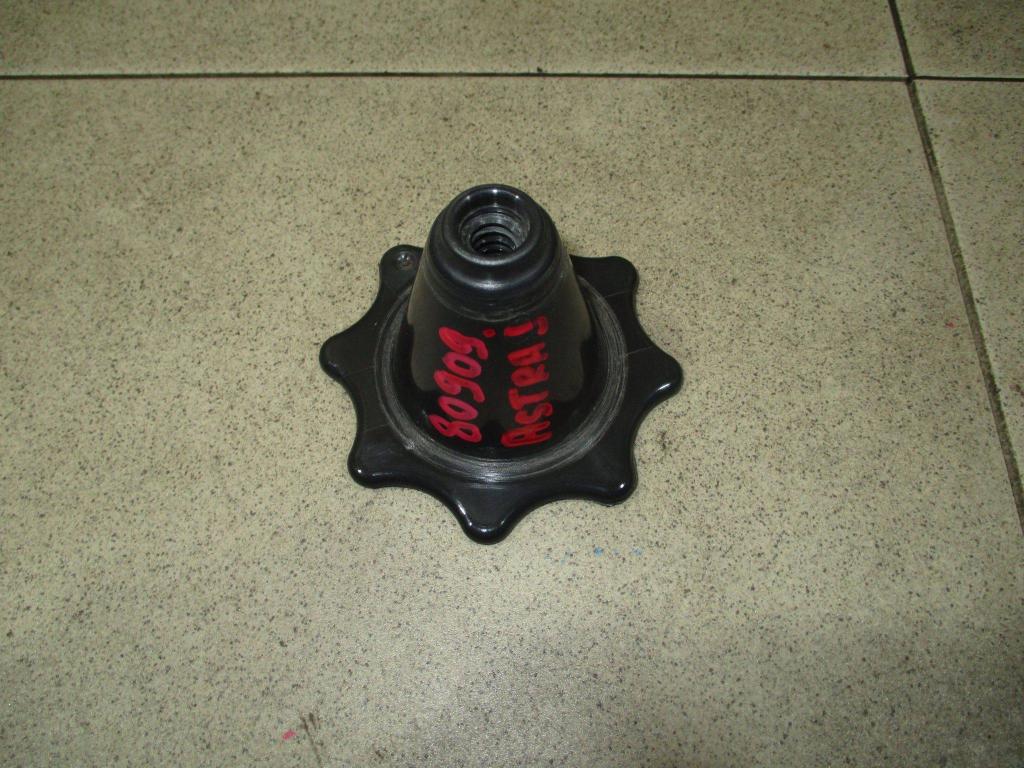 Болт крепления запасного колеса, 500 рублей, Пермь